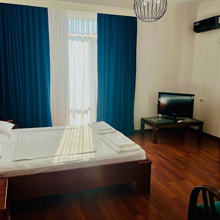 Aristocrat Hotell Tbilisi Eksteriør bilde
