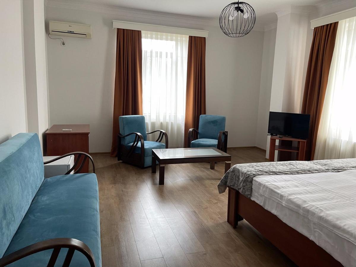 Aristocrat Hotell Tbilisi Eksteriør bilde