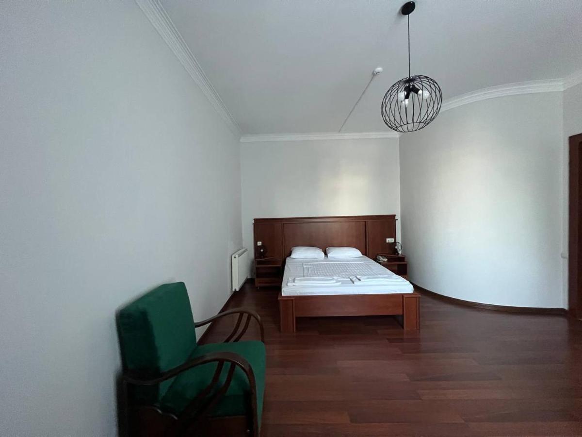Aristocrat Hotell Tbilisi Eksteriør bilde